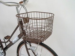 茶色ワイヤーカゴ